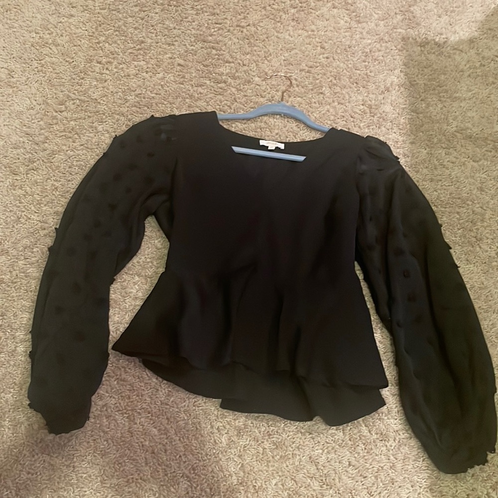 Boutique sheer sleeve top